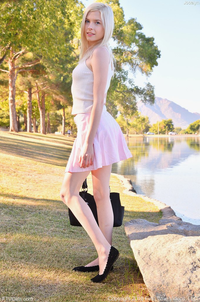 Petite Cute Jocelyn — Photo 4